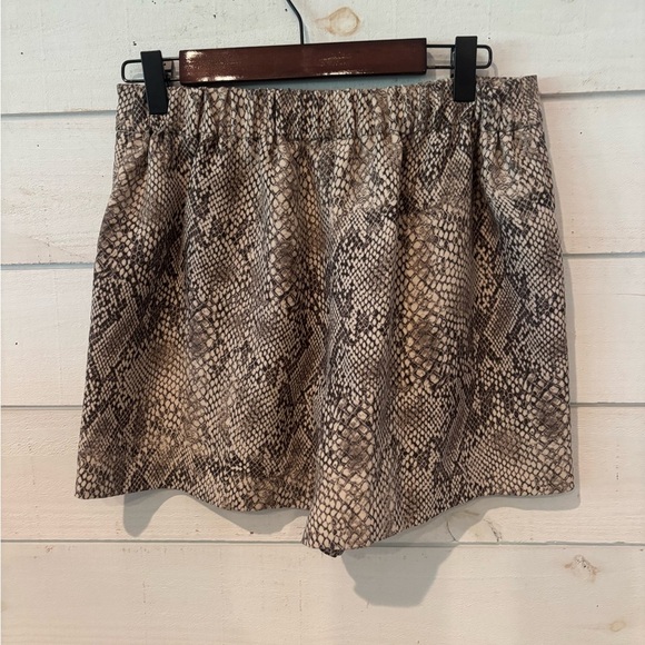 Babaton High Waist Gray and Black Shorts snake skin shorts in size 4. - Picture 3 of 8